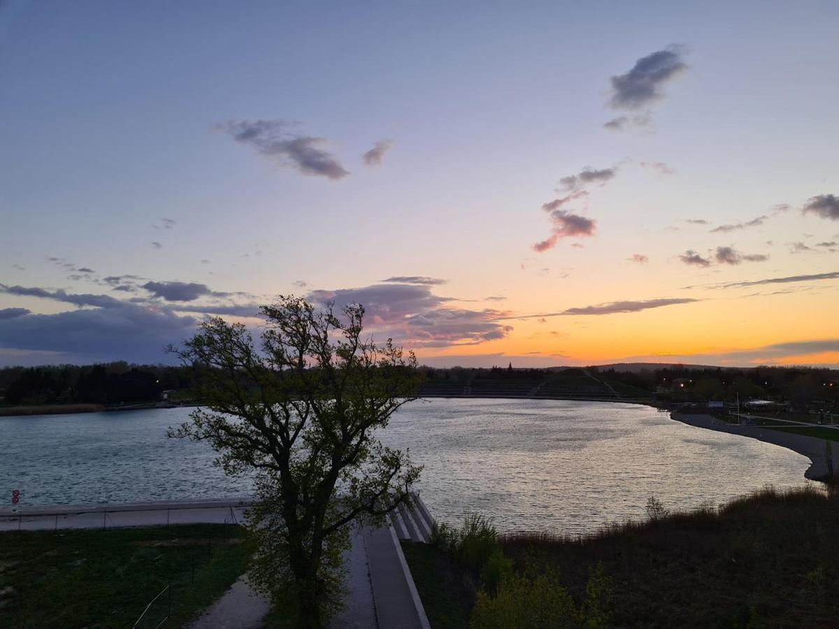 Lakeside Provence - Appartement 4 Etoiles Face Au Lac De Monteux Zewnętrze zdjęcie